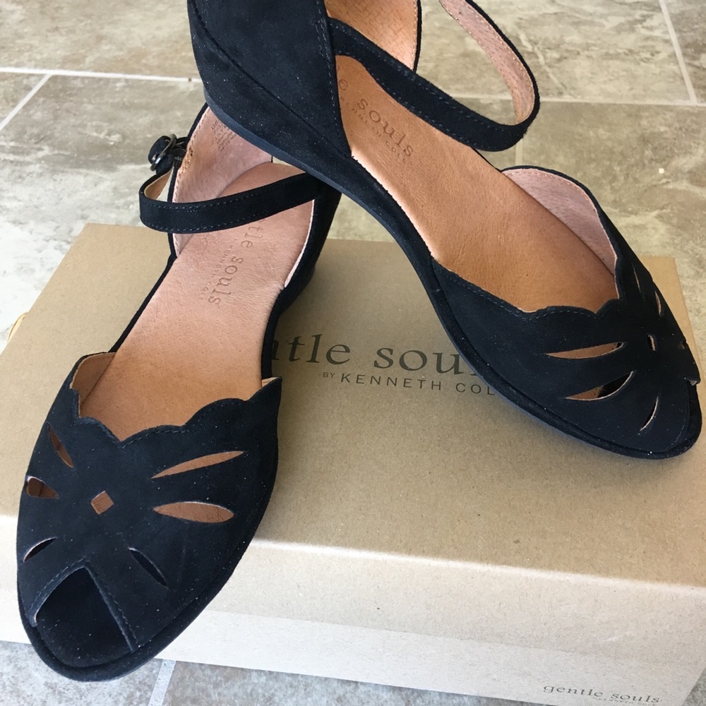 Lily Moon sandals - Gentle Souls by Kenneth Cole